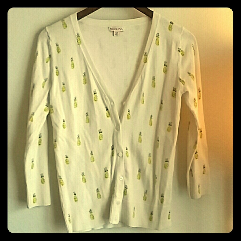 White Cardigan w/Pineapples